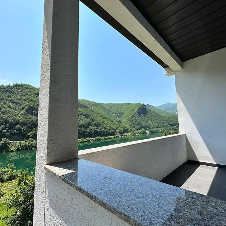 Guest House Florini 2023 Fierze Екстериор снимка