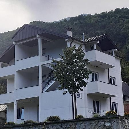 Guest House Florini 2023 Fierze Екстериор снимка